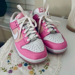 7.5 M 9.5 W Nike customized low Dunks. Worn around the house. like new!
